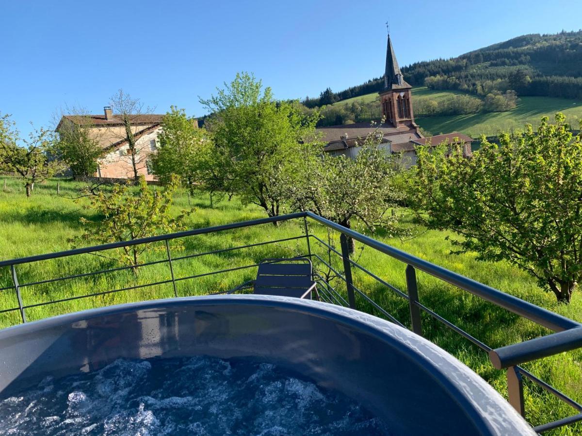Domaine De La Rue De La Tour Bed and Breakfast Valsonne Eksteriør billede