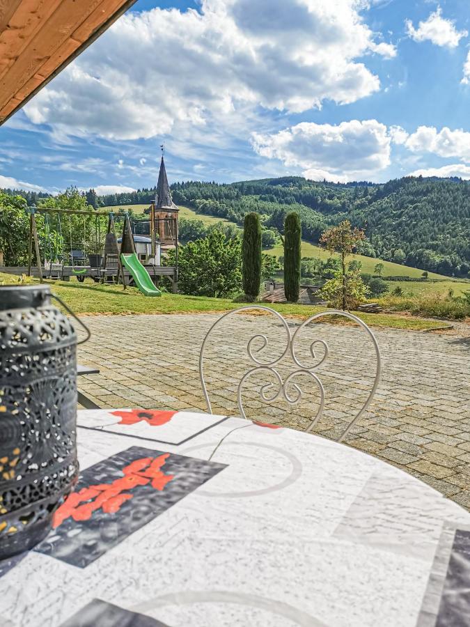 Domaine De La Rue De La Tour Bed and Breakfast Valsonne Eksteriør billede
